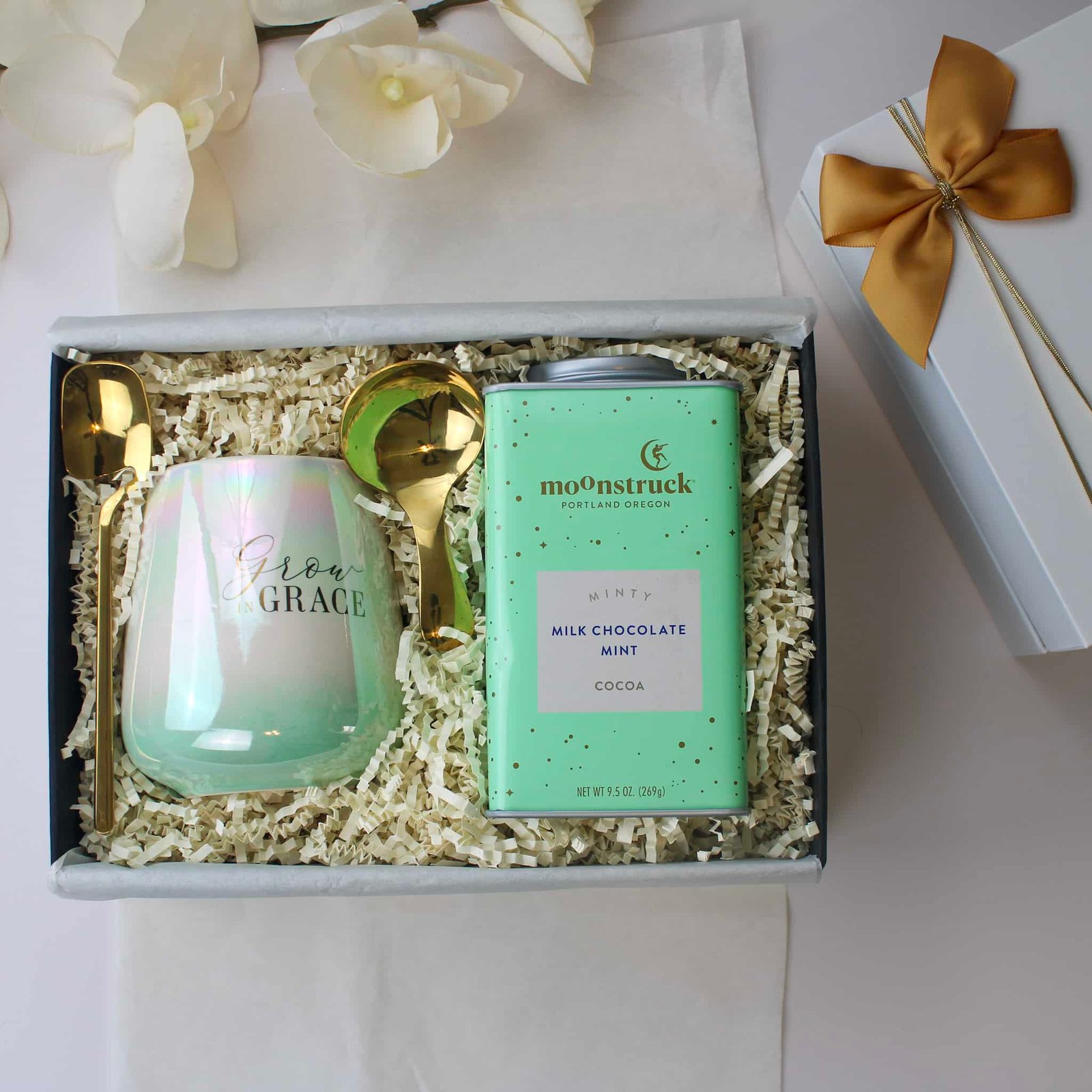 Grow in Grace Gift Box - Cozy Cocoa and Inspiration Set 2 Grow in Grace Gift Box - Cozy Cocoa and Inspiration Set - Image 2